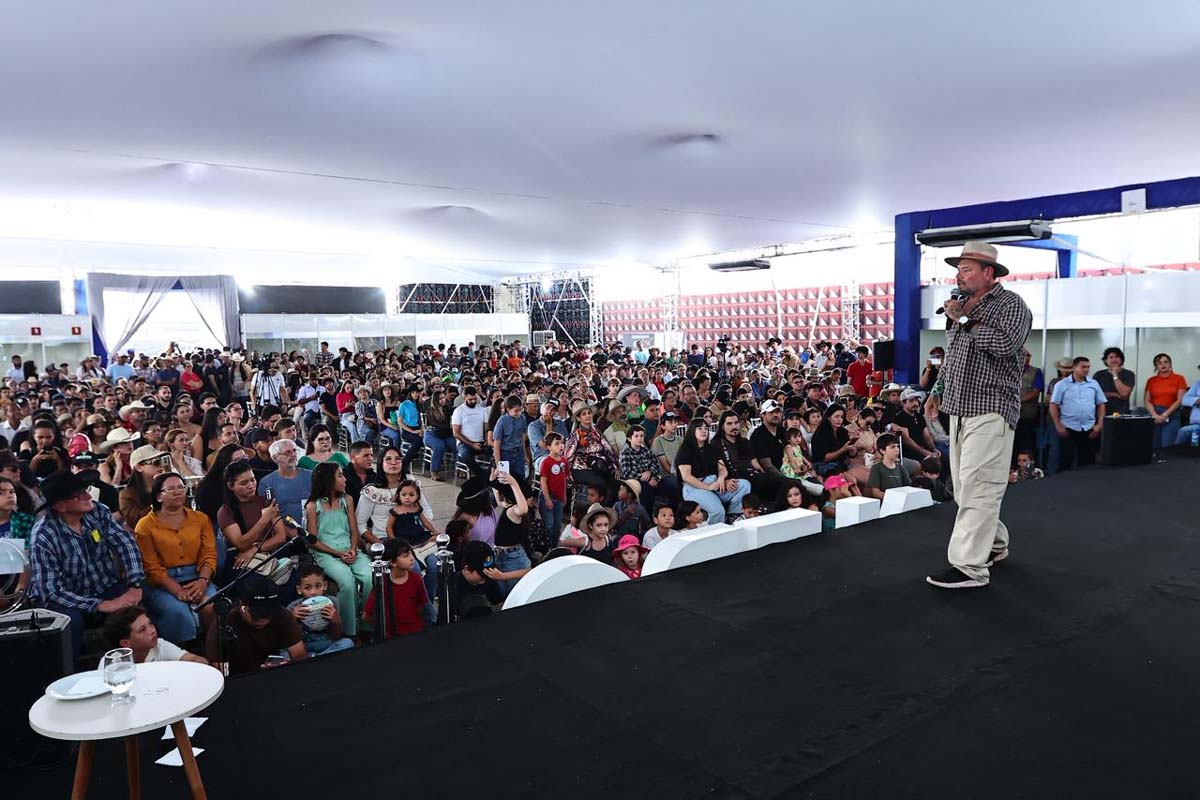 Alex Redano fecha Rondônia Rural Show com Richard Rasmussen e transforma estande da Assembleia em um dos pontos mais movimentados da feira