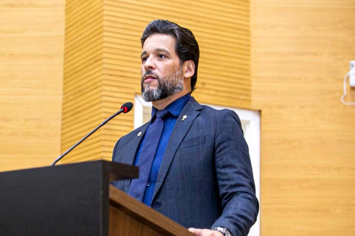 Retrocesso - Delegado Camargo denuncia fechamento de 18 escolas em Rondônia