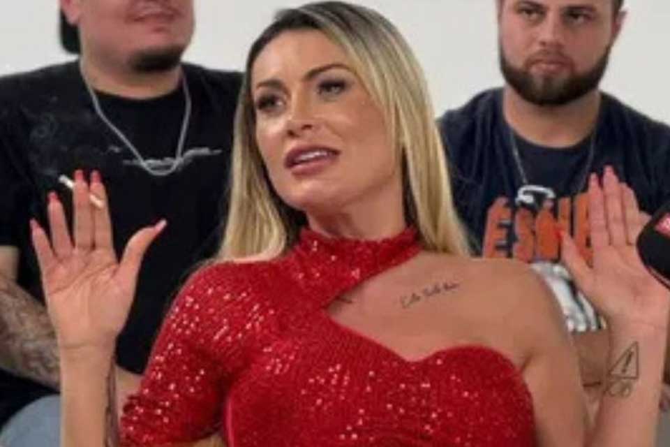 Andressa Urach contra 25 cristãos: “Me senti quase apedrejada”