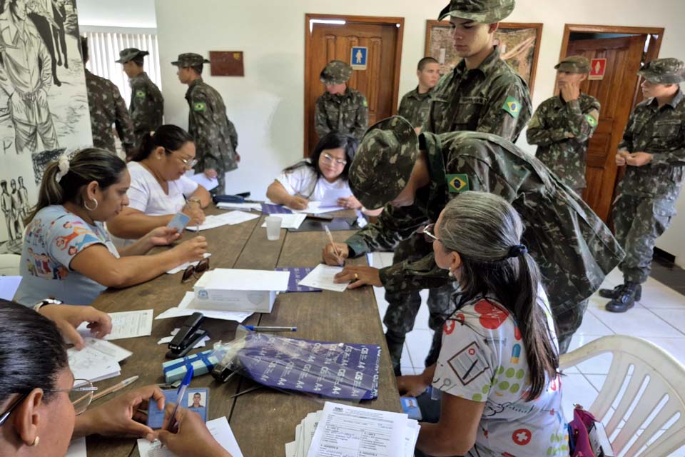 Prefeitura de Guajará-Mirim realiza ação de testagem rápida para HIV, Sífilis e Hepatites Virais no 6º BIS