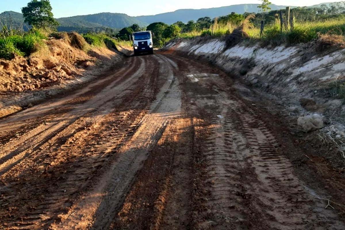 Prefeitura de Jaru intensifica serviços de patrolamento nas linhas 634 e na região de Tarilândia