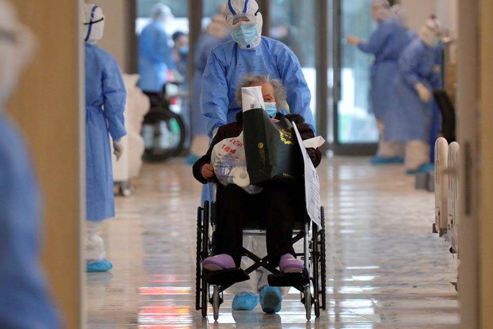 Coronavírus: total de mortos na China continental sobe para 1.113