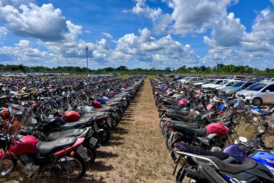 Leilão eletrônico oferta quase 10 mil veículos como sucata em Rondônia