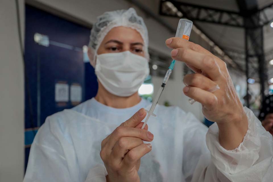 Vacinação de pessoas com comorbidades e trabalhadores de creche encerra sábado (12)