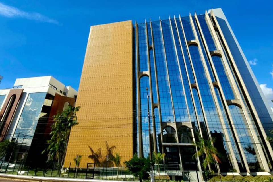 Tribunal de Contas de Rondônia-TCE/RO abre seleção para cargos com salários de quase R$ 16 mil