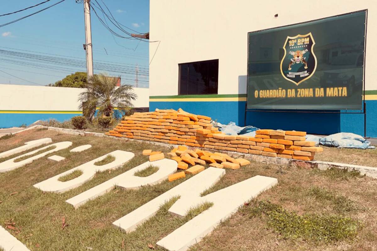 PM apreende aproximadamente 400 quilos de droga em Rolim de Moura