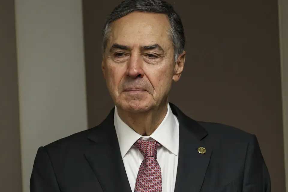 Luís Roberto Barroso avalia encerrar carreira no STF com posicionamento sobre descriminalização do aborto