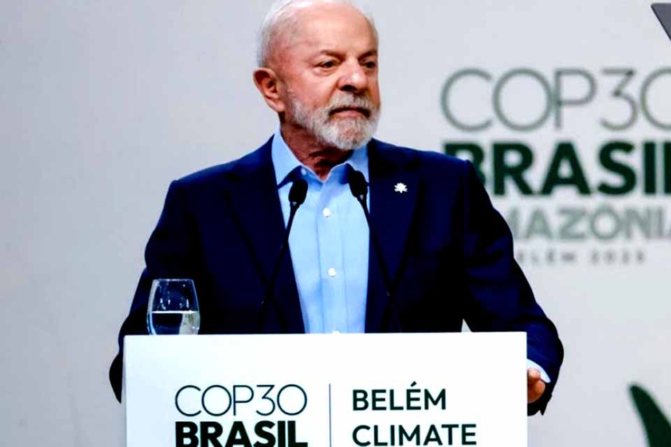 Cúpula atrasa início para incluir Lula em 