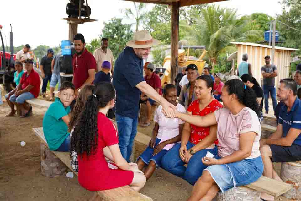 Alex Redano acompanha entrega de implementos agrícolas e reforça apoio ao produtor rural em Campo Novo 