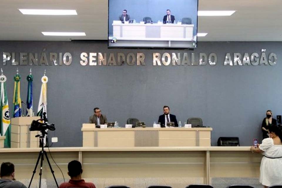 Vereadores derrubam veto do executivo e aprovam projeto que diminiu imposto para unidades que tratam câncer