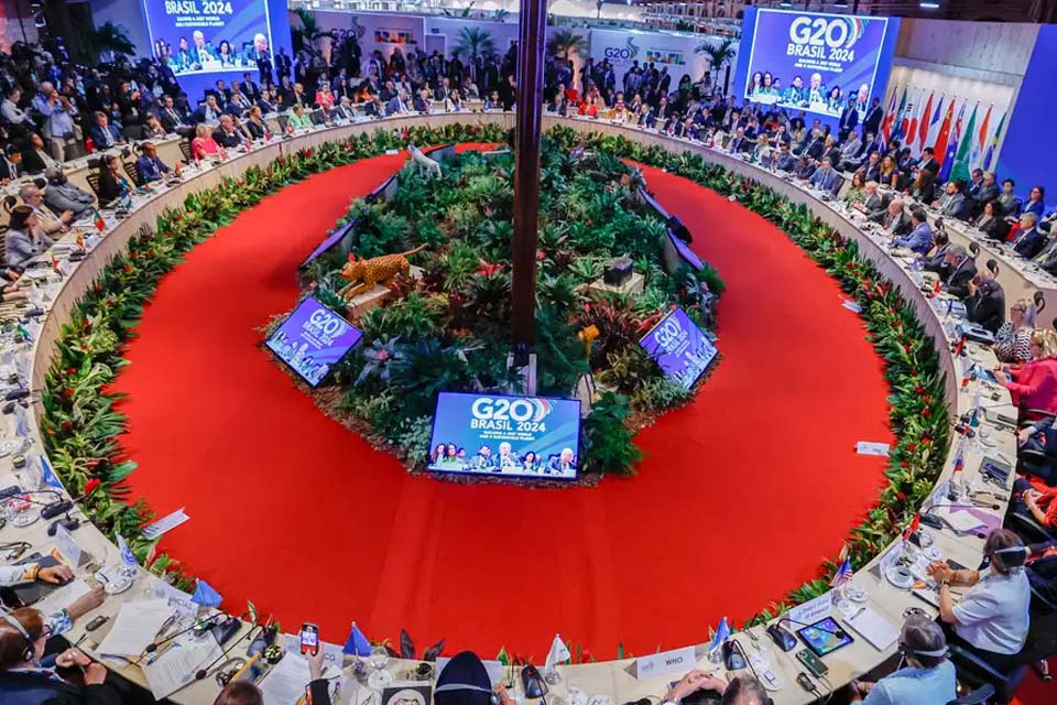 Combate à fome é escolha política, diz Lula em evento do G20