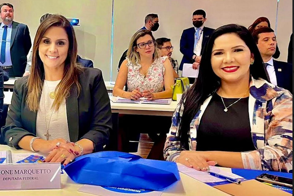 Em Brasília, Cristiane Lopes deputada federal eleita participa de encontro da CNM com parlamentares eleitos