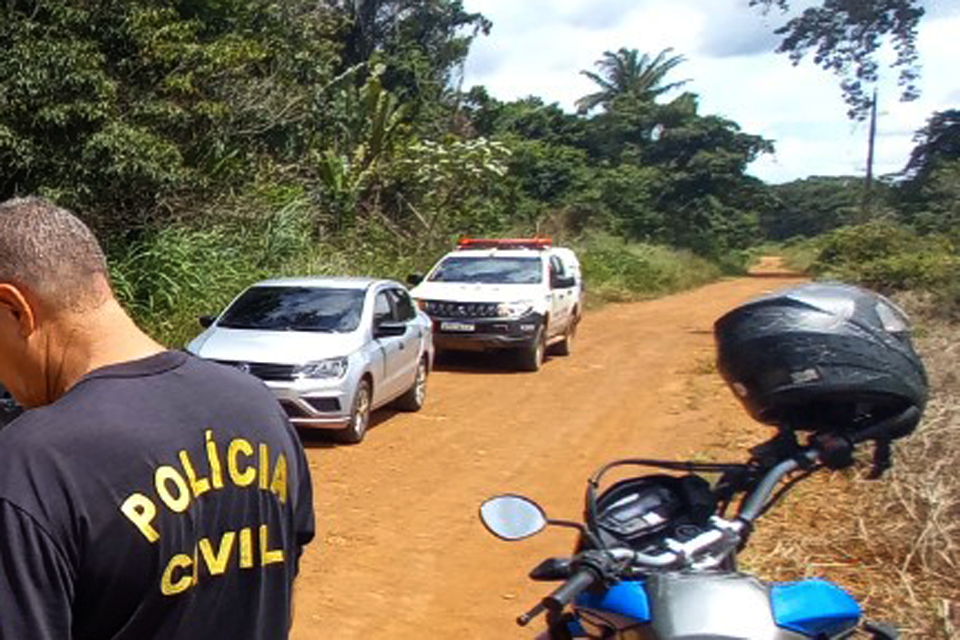 Polícia é acionada após o roubo de armas e veículo em Porto Velho
