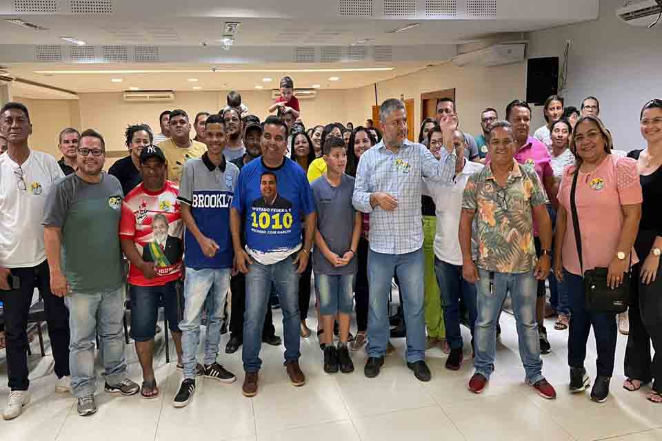 Fogaça reafirma seus compromissos em reunião com a participação de Lindomar Garçon