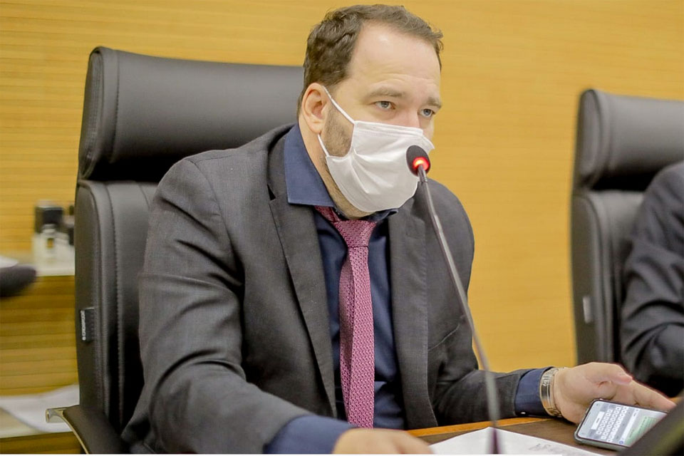 Presidente Alex Redano confirma repasse de R$ 7 milhões da Assembleia Legislativa para o DER fazer obras