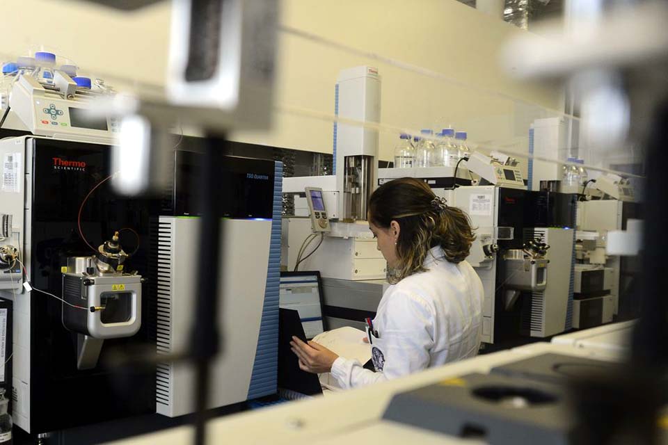 Capes anuncia novas regras para bolsas de pós-graduação