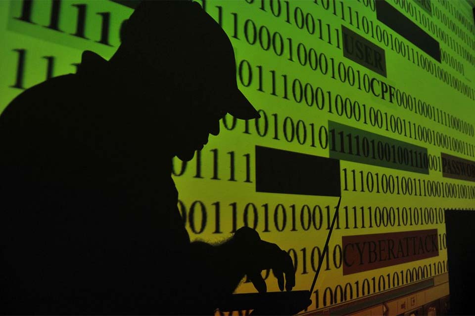 Câmara aprova projeto que endurece penas em crimes cibernéticos