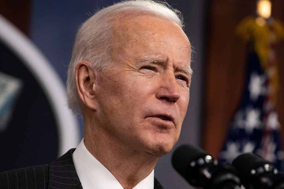 Joe Biden assina lei para agilizar envio de ajuda militar à Ucrânia