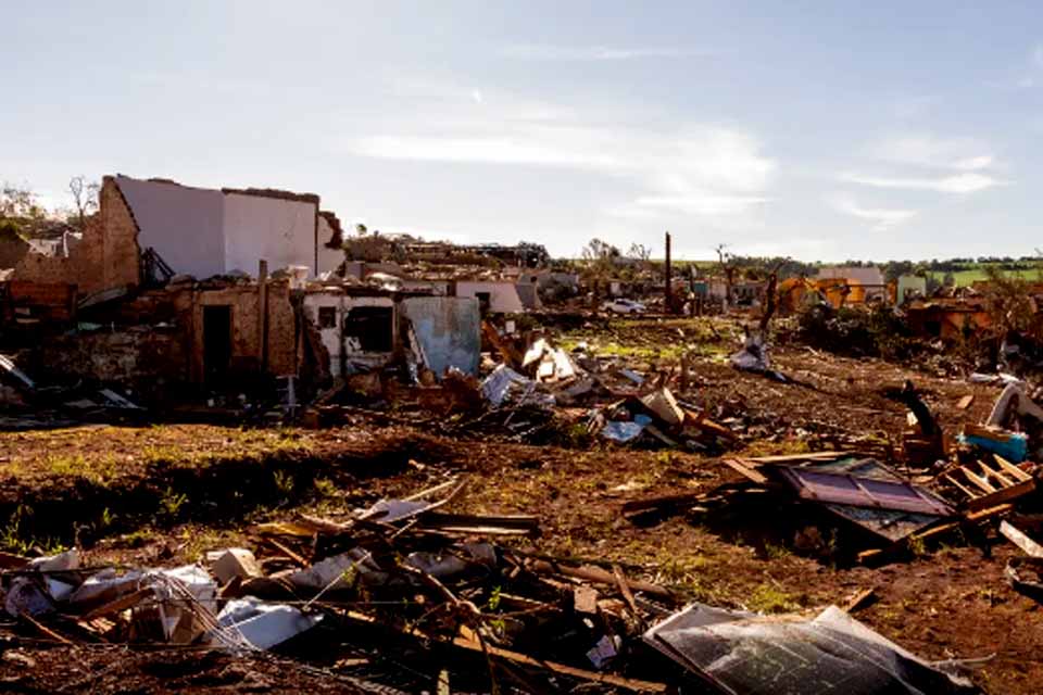 Médicos e psicólogos do SUS atendem vítimas do tornado no Paraná