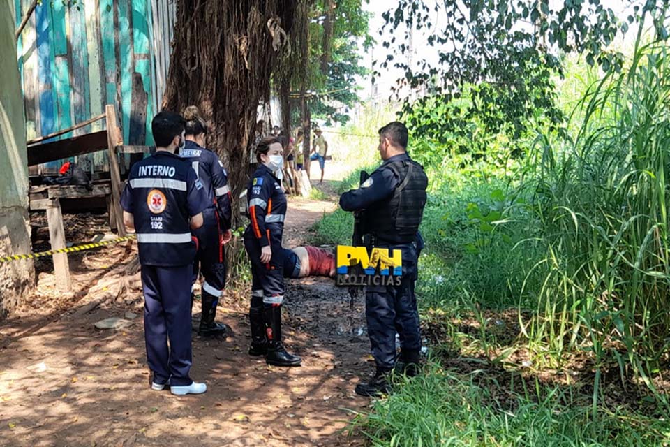Homem é executado com mais de 10 tiros em beco no centro