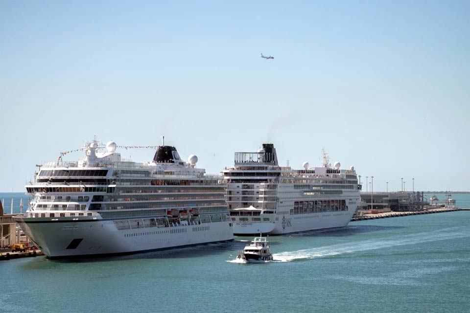 Visto falso: Espanha deporta 69 bolivianos de cruzeiro saído do Brasil