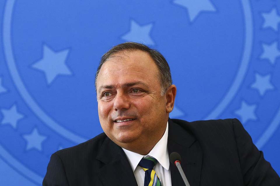 Ministro da Saúde detalha plano de vacinação da covid-19 a senadores