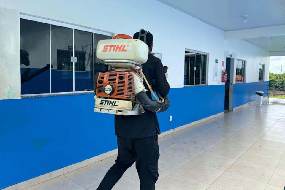 Escolas municipais de Jaru são dedetizadas e higienizadas para o retorno das aulas no segundo semestre do ano letivo