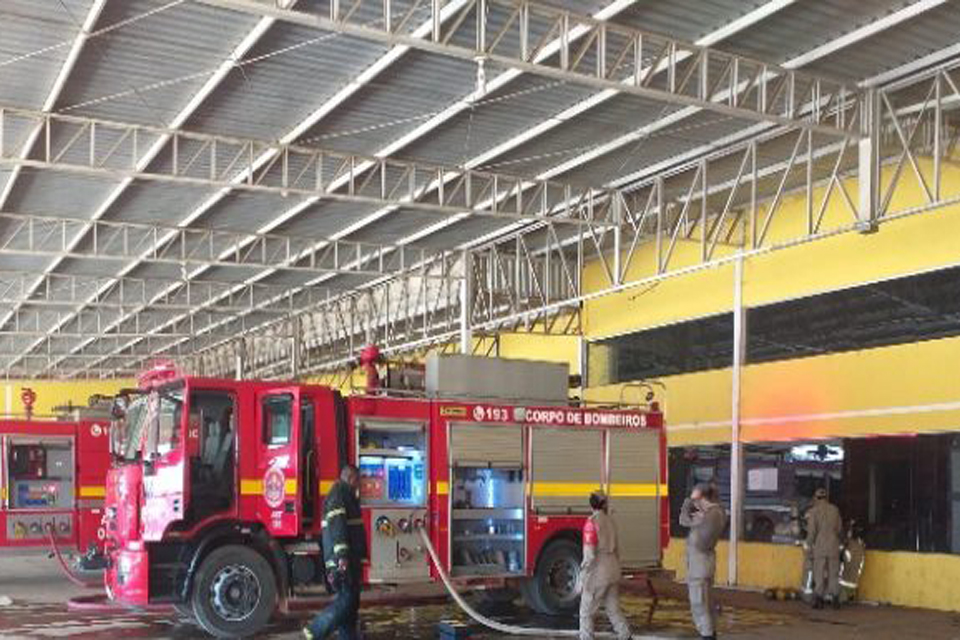 Morador de rua é preso após furtar e colocar fogo no antigo suspermecado Gonçalves