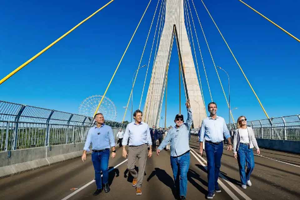 Lula inaugura ponte em Foz do Iguaçu e critica quem constrói “muros”