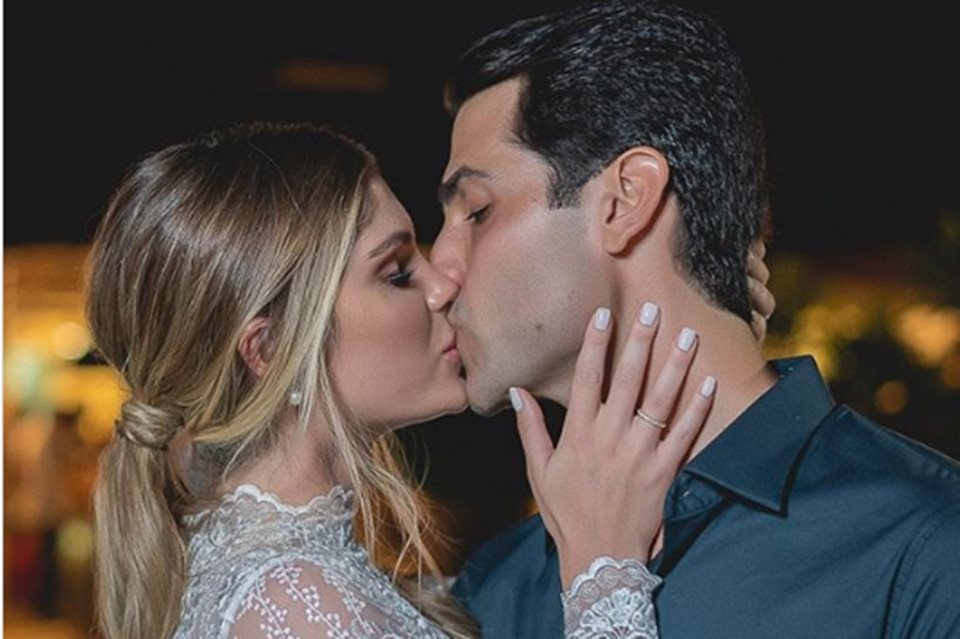 Bárbara Evans afirma que vai se casar no dia 22 de maio