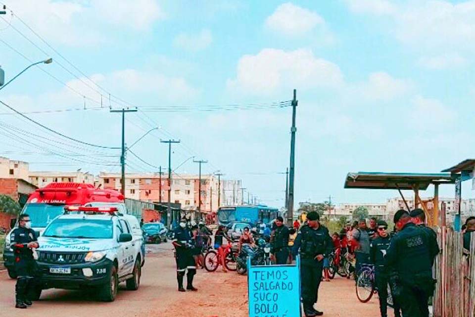 Ataque a tiros deixa dos mortos, um jovem e uma criança baleados