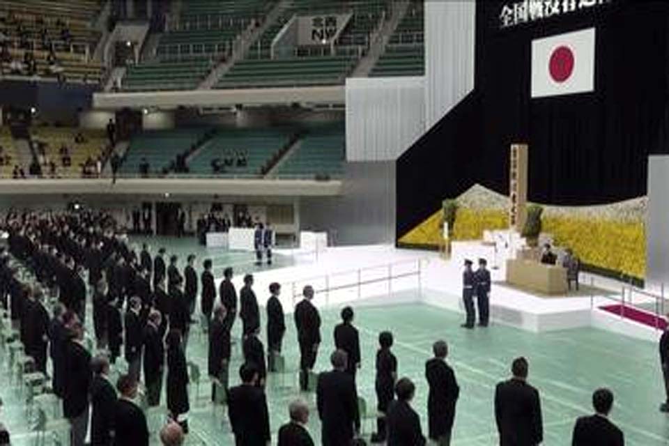 'Nunca mais repetiremos os horrores da guerra', diz primeiro-ministro do Japão