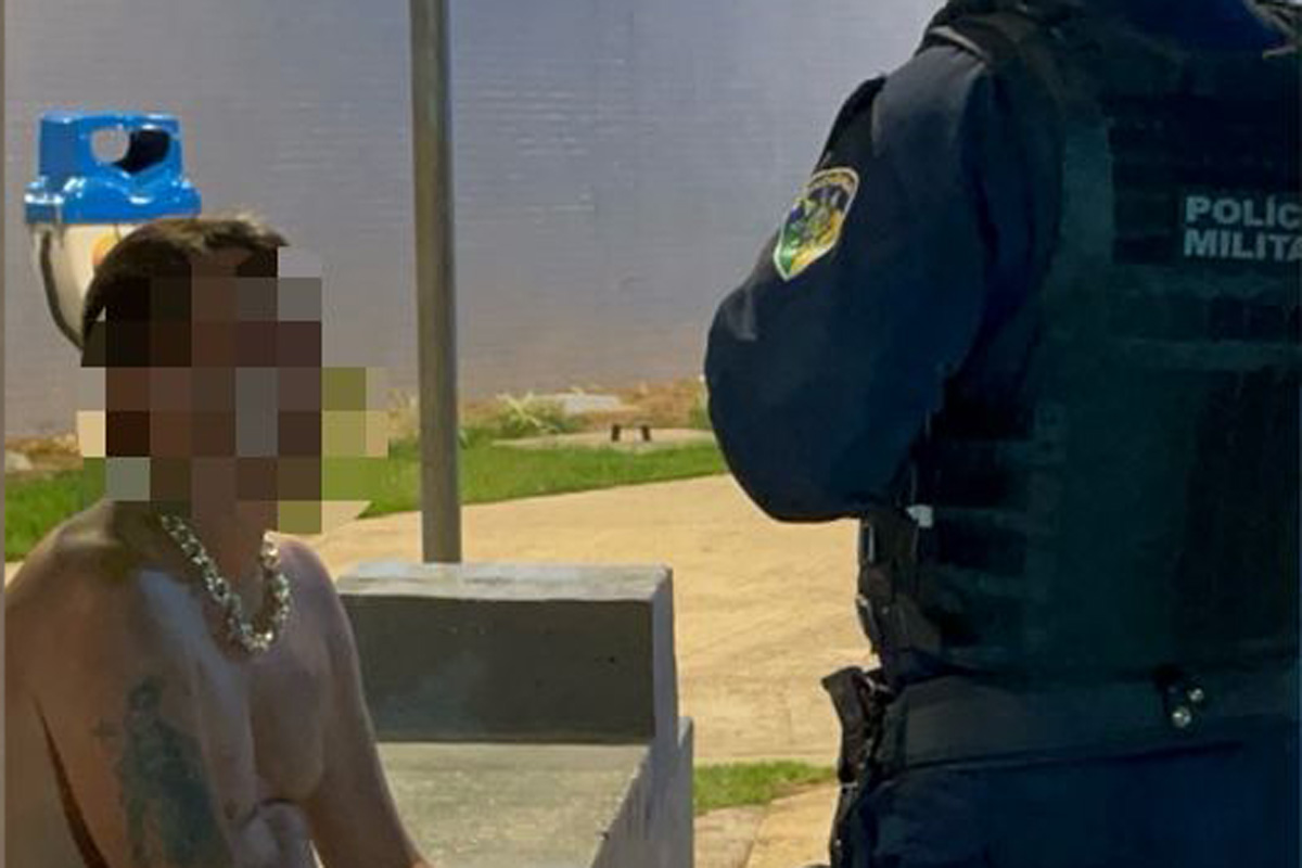 Homem é preso após atacar esposa com golpes de tesoura na rodoviária