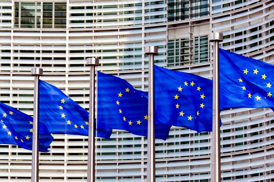 Disputa entre França e Alemanha sobre energia ofusca Cúpula da União Europeia