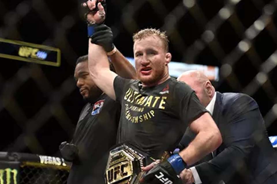 VÍDEO -  Justin Gaethje atropela Tony Ferguson e vence por nocaute técnico no UFC 249