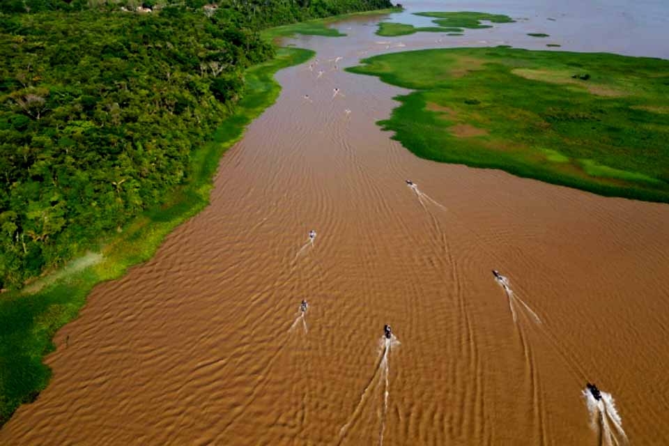 Defesa Civil recomenda atenção aos bancos de areia e pedrais e realiza monitoramento contínuo do nível do rio