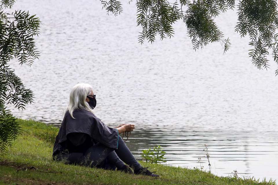Pesquisa analisa relação entre isolamento social e doenças mentais