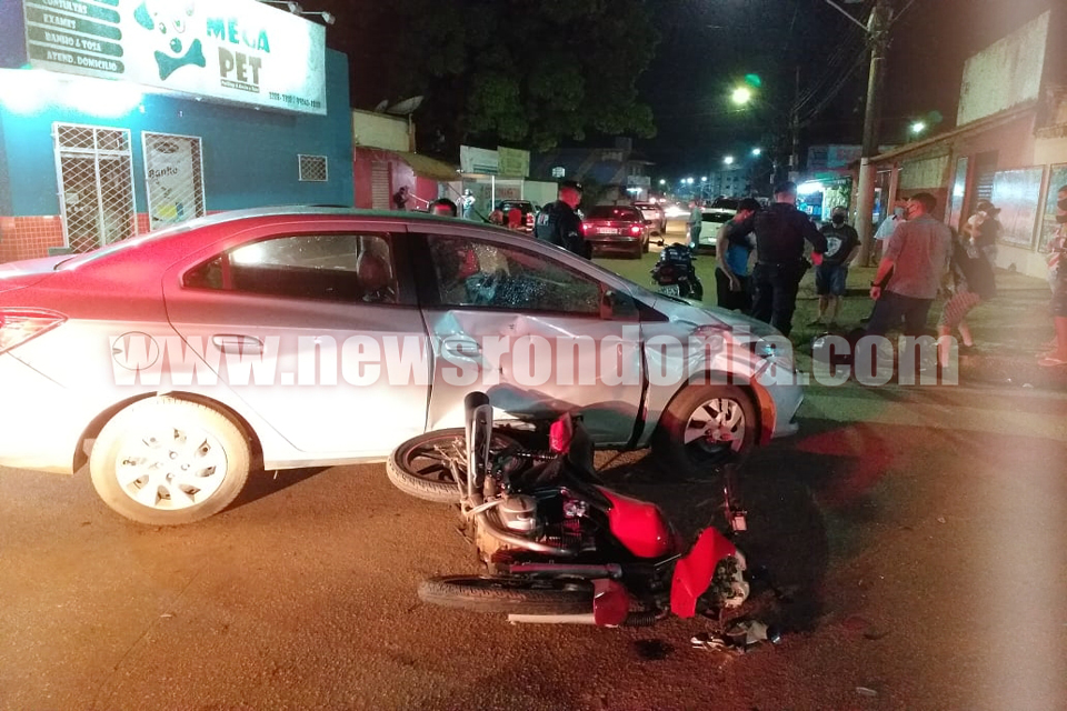 Acidente entre carro e motocicleta deixa militar ferido na zona sul
