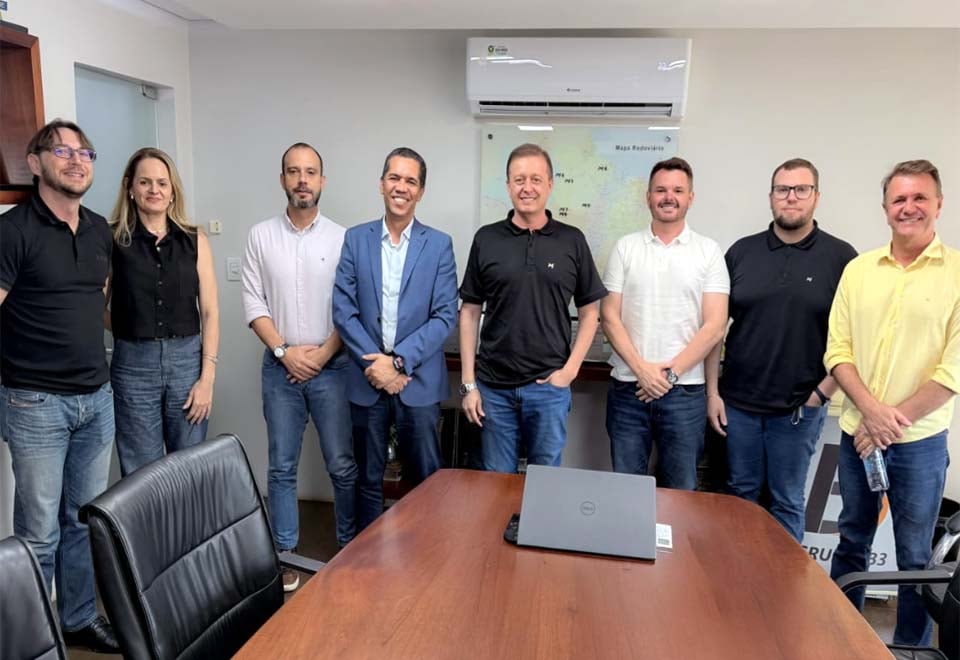 Luizinho Goebel participa de agenda com Secretário de Finanças em Vilhena para ouvir demandas de empresários e contadores