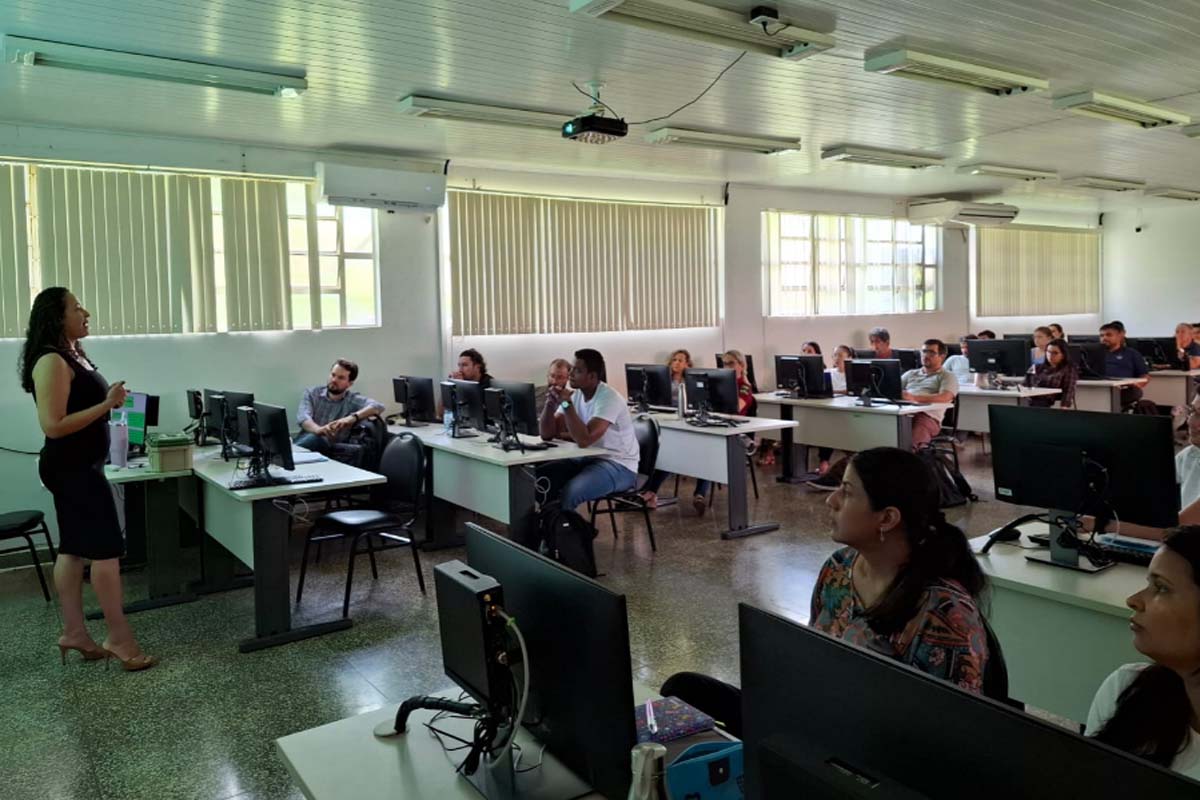 Campus Cacoal promove oficina sobre identificação de deficiências e elaboração do Plano Educacional Individualizado