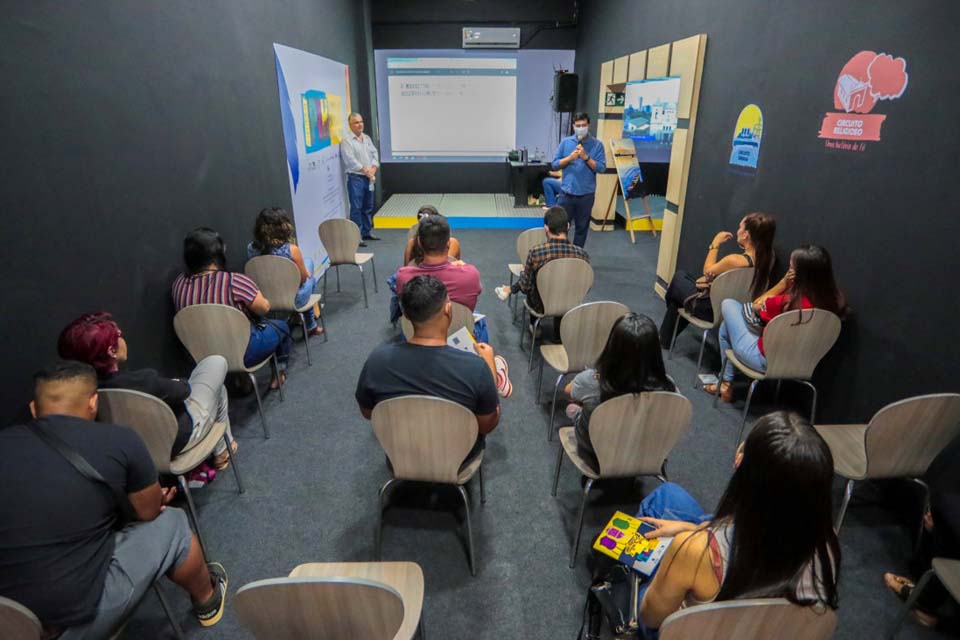 Estação Turismo abre espaço para palestra acadêmica em seu penúltimo dia de programação