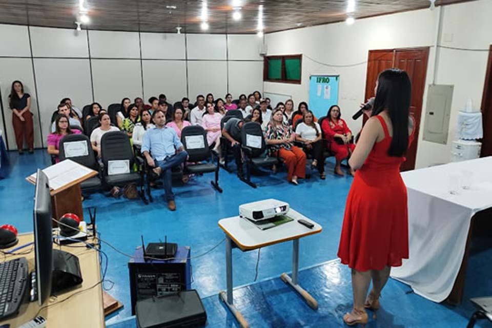 Diretores e vice-diretores tomam posse no sistema municipal de ensino de Ouro Preto do Oeste