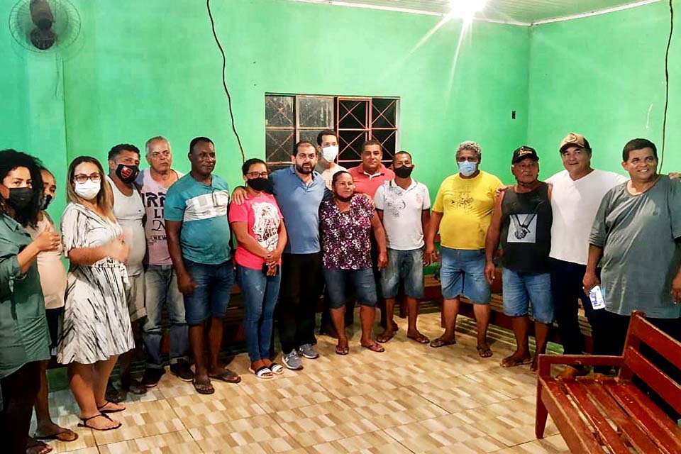Laerte Gomes se reúne com membros da Colônia de pescadores em Costa Marques para discutir implantação da Fábrica de Gelo