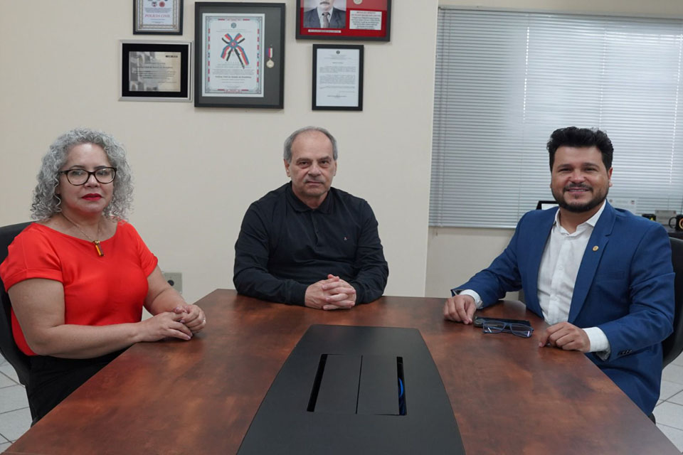 Assembleia Legislativa e Polícia Civil tratam sobre cooperação para aluguel de aeronave