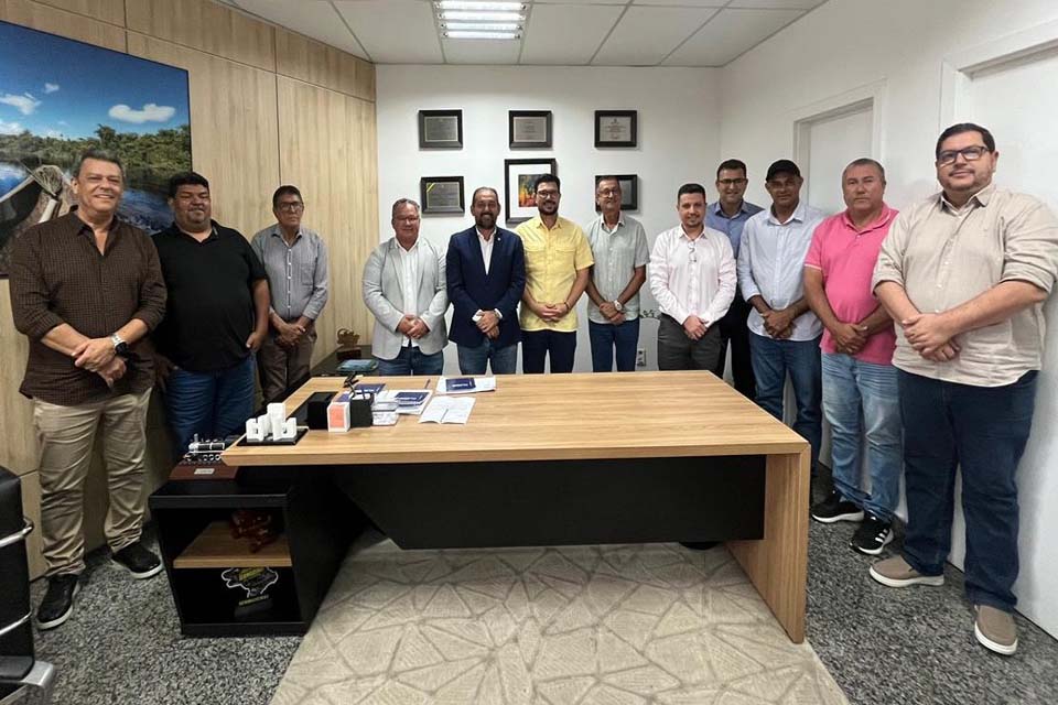 Laerte Gomes reúne prefeitos aliados e Casa Civil para alinhar ações e fortalecer parcerias nos municípios