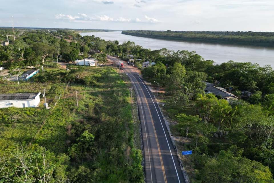 DNIT realiza manutenção em mais de 22 quilômetros da BR-364 sentindo Vila do Abunã, em Rondônia