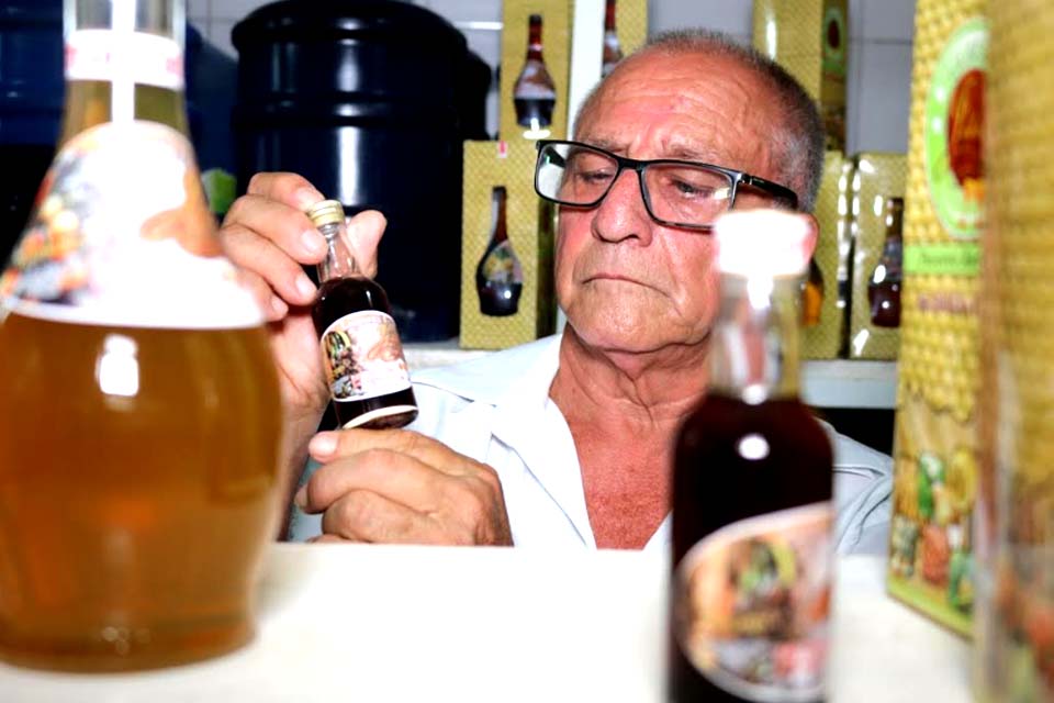Professor universitário decidiu investir em sonho de se tornar produtor de licor em Ji-Paraná