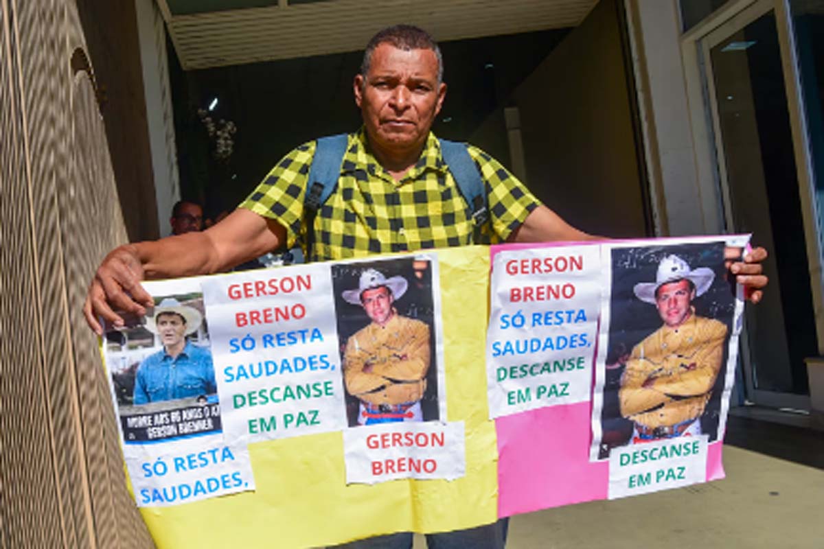 Gerson Brenner: familiares, amigos e fãs se despedem do ator em velório em São Paulo