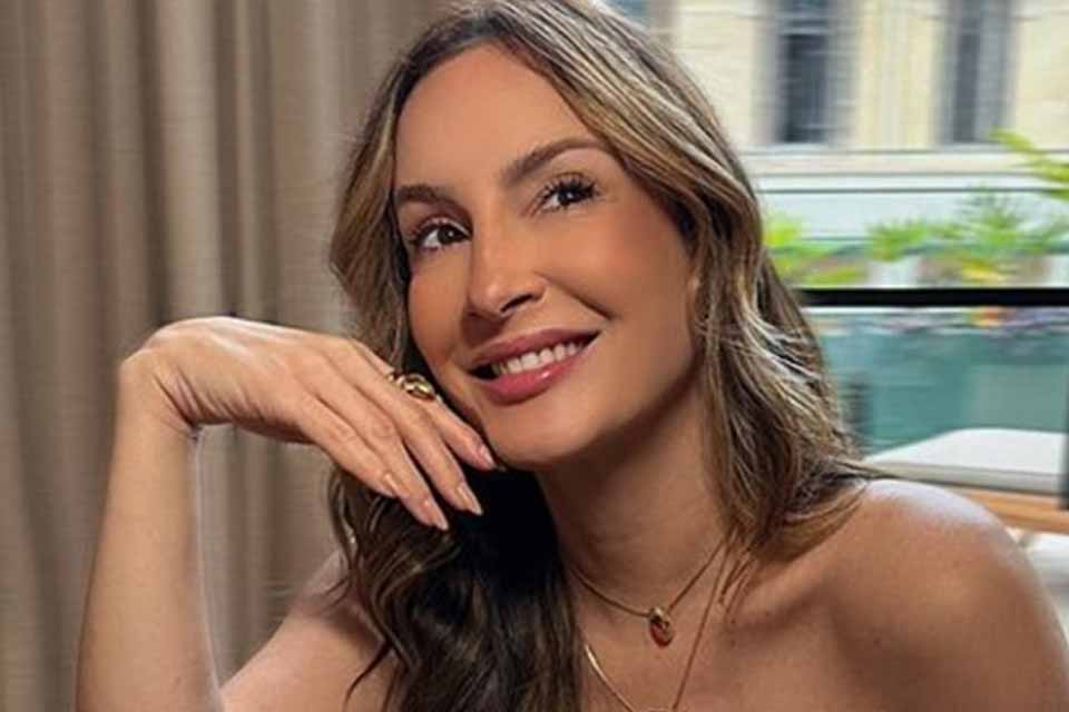 Claudia Leitte fala sobre dilema entre religião e Carnaval: “Faz você refletir”