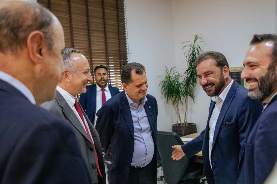 Hildon Chaves recebe visita de comitiva italiana; prefeito apresentou potencialidades turísticas de Porto Velho